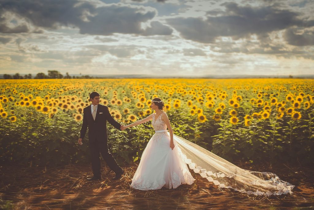 4 Honeymoon Money Saving Tips 1 wedding gifts